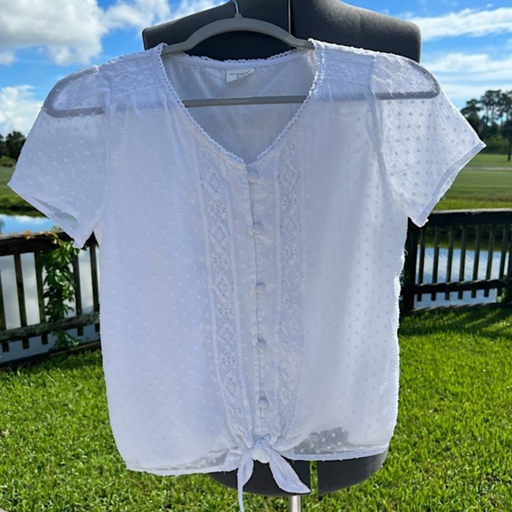 ✨Like New✨Abercrombie Top - Girls 13/14 or Womens XS